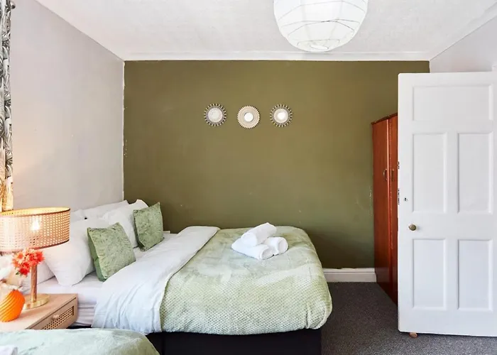 Grace Near Leeds (West Yorkshire)