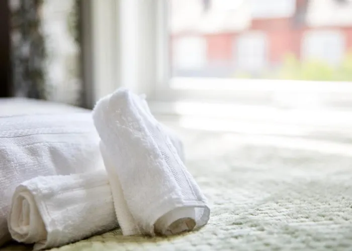 Grace Near Leeds (West Yorkshire)