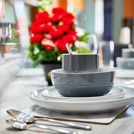 Grace Near * Leeds (West Yorkshire)