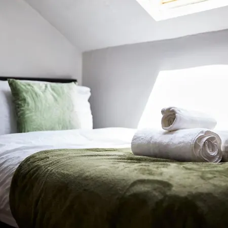 Grace Near * Leeds (West Yorkshire)