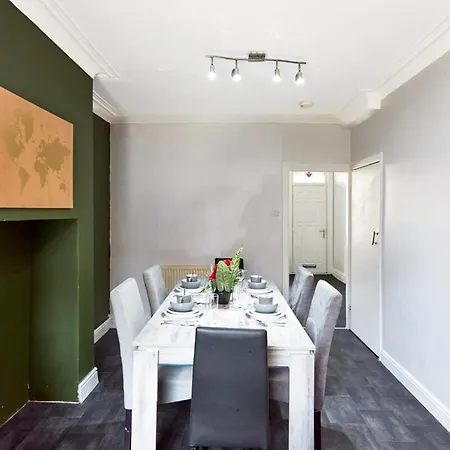 Grace Near * Leeds (West Yorkshire)